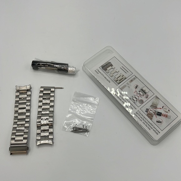 STAINLESS STEEL REPLACEMENT WATCH BAND - Picture 5 of 5